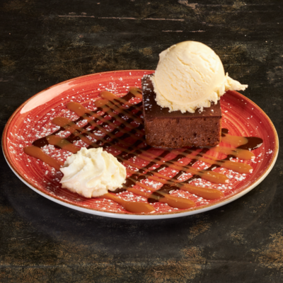 BROWNIE CON HELADO